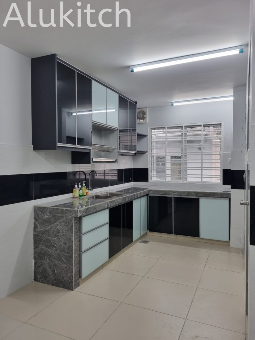 Installed aluminium kitchen cabinet