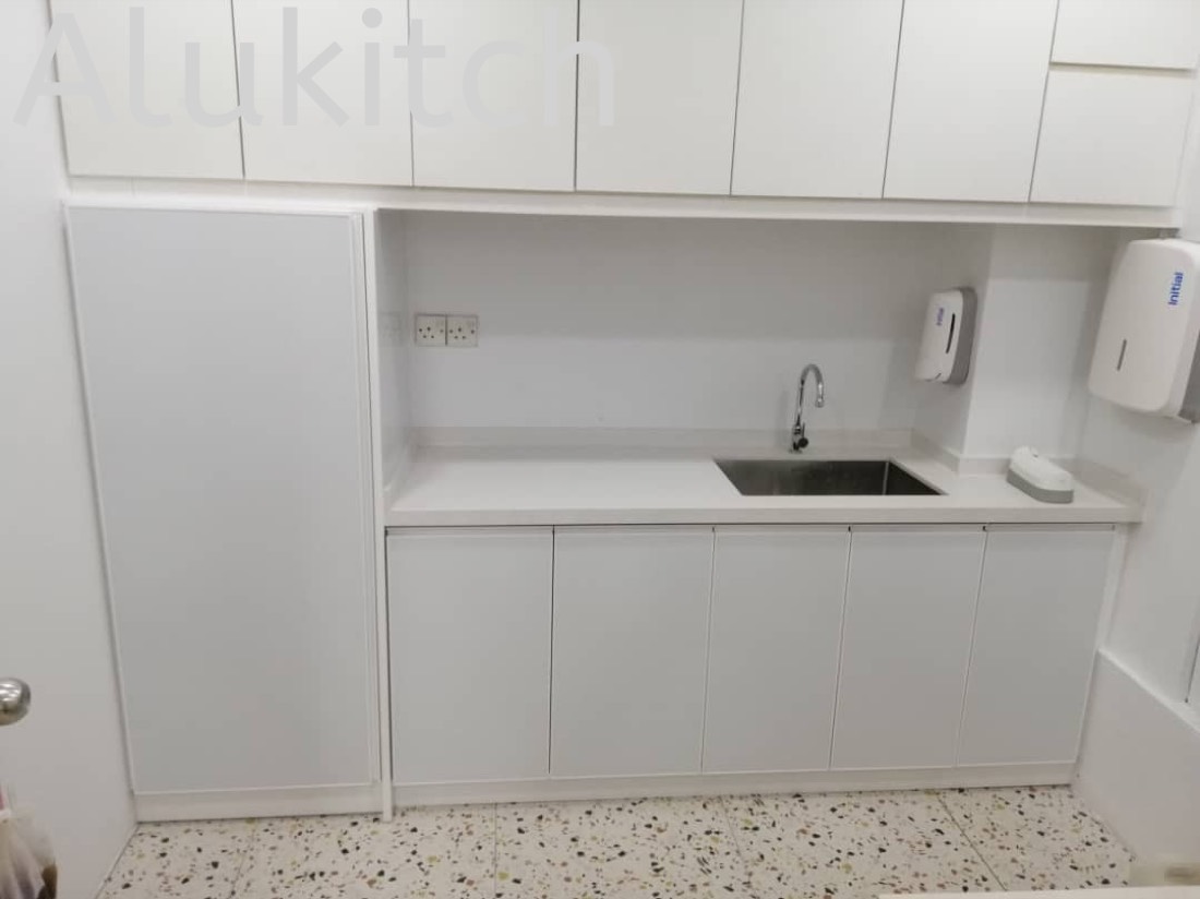Installed aluminium kitchen cabinet
