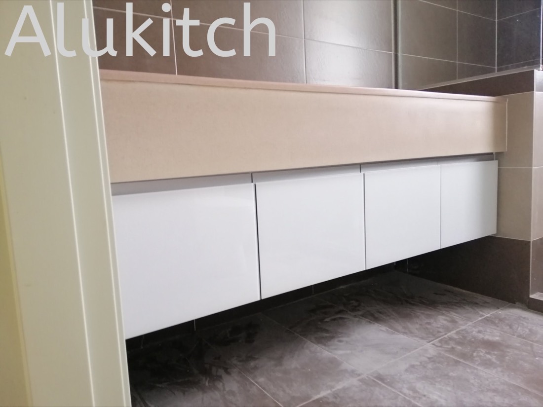 Frameless White Glass