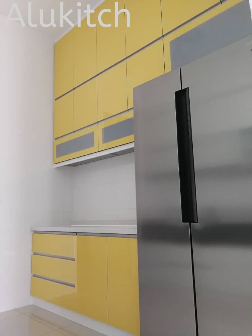Frameless Yellow Glass with Quartz Stone Table Top