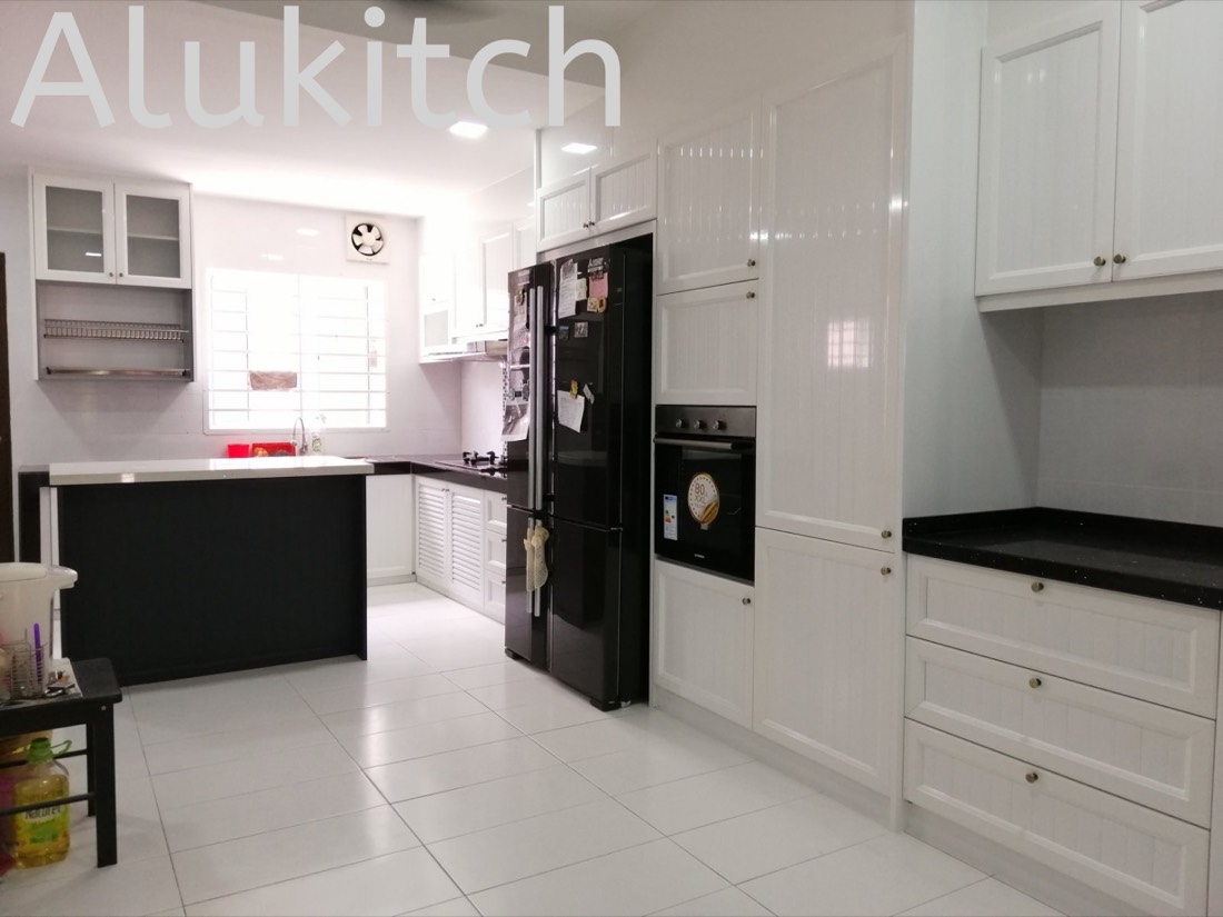 Glossy Pure White and Matte Dark Grey with Quartz Stone Table Top