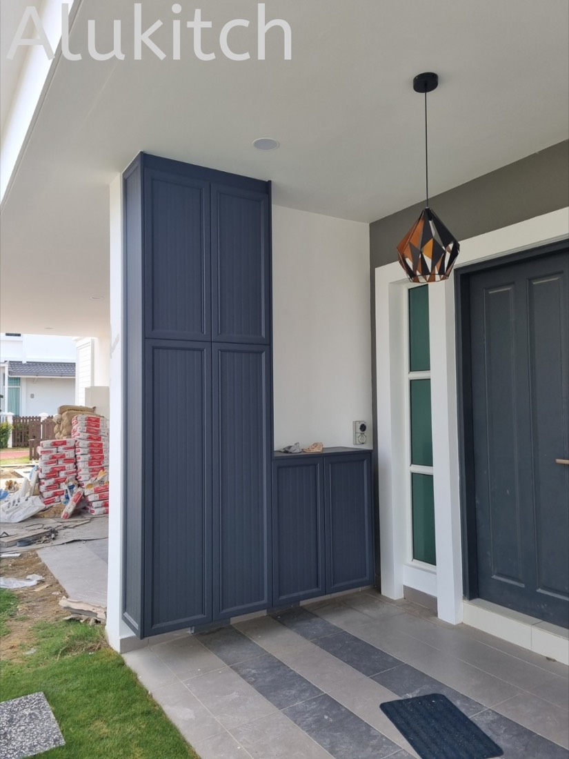 Installed aluminium kitchen cabinet