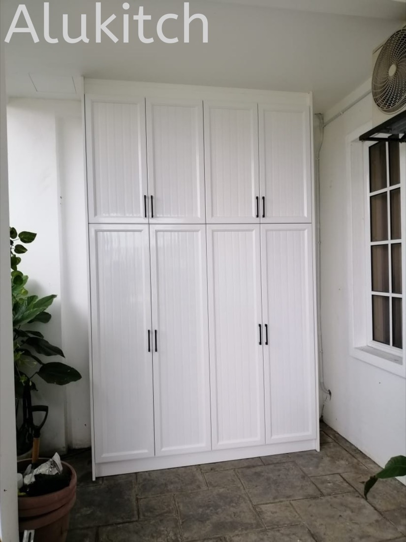 Installed aluminium kitchen cabinet