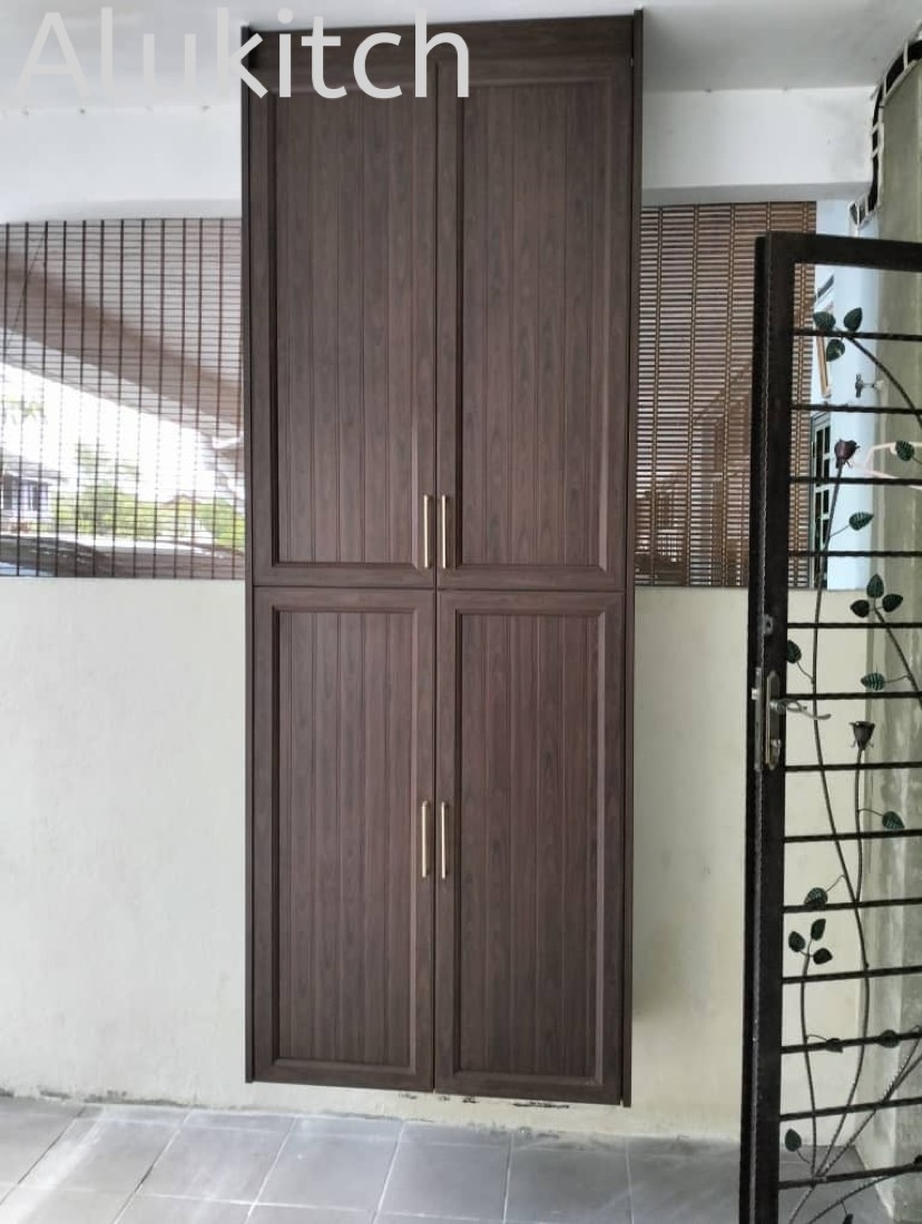 Installed aluminium kitchen cabinet