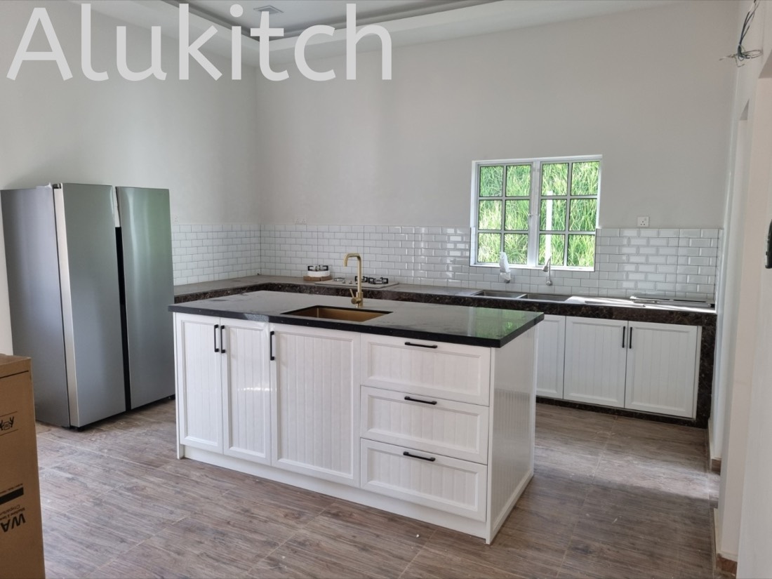 Installed aluminium kitchen cabinet