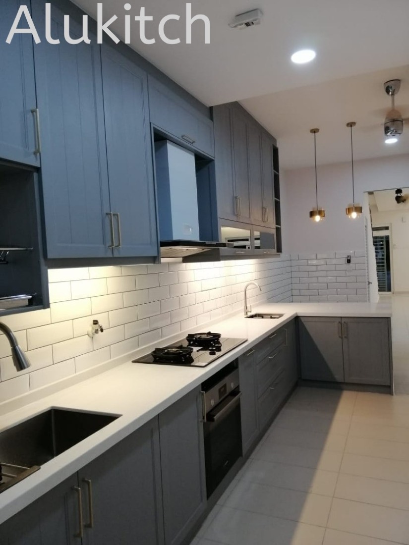 Installed aluminium kitchen cabinet